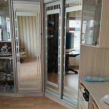 Шкаф-купе угловой со столом Греция BMS